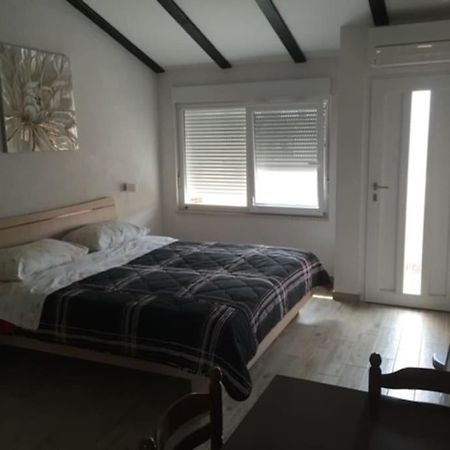 Apartment, 200M From Sea Brtonigla Esterno foto